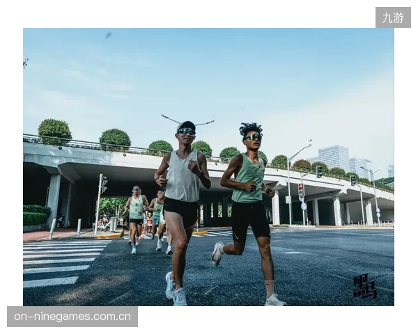大型音乐节与临时体育赛事过后，那些被迅速拆除的临时空调与照明设施，其惊人的“碳开销”由谁来买单？